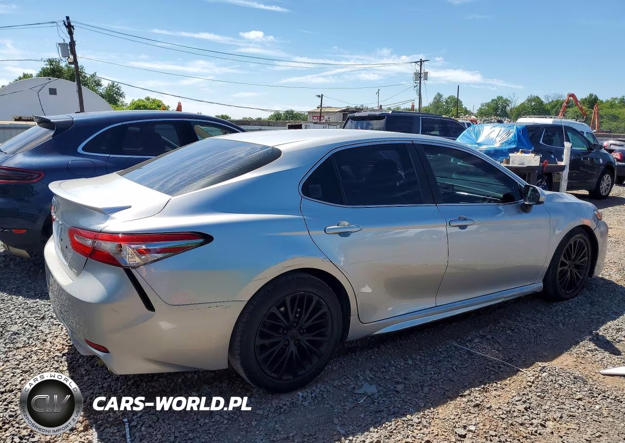2018 Toyota Camry Se VIN:4T1B11HK7JU620836 - 3