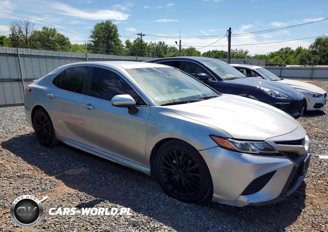 2018 Toyota Camry Se VIN:4T1B11HK7JU620836 - 4