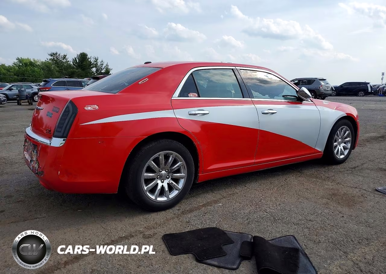 2013 Chrysler 300C Luxury VIN:2C3CCAET5DH661753 - 3