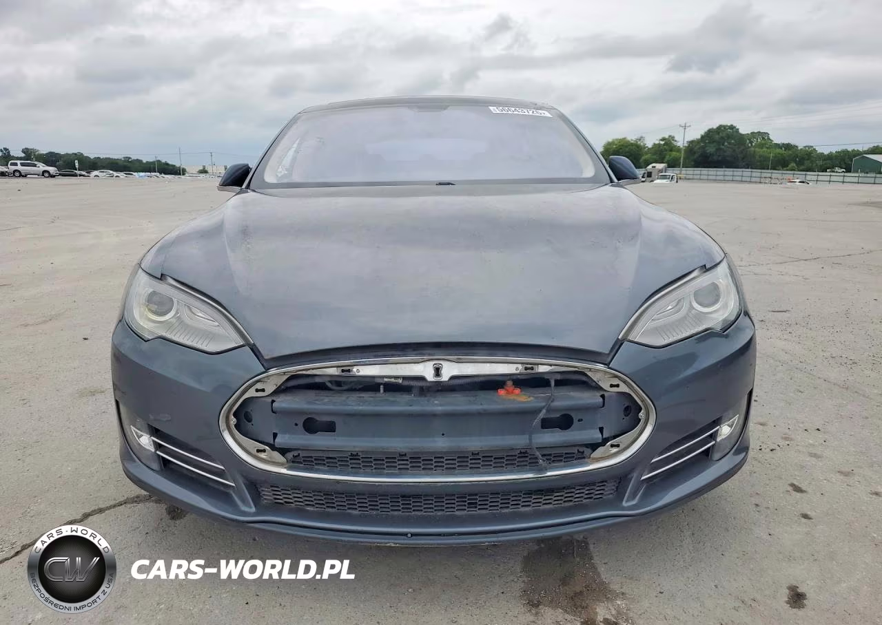 2014 Tesla Model S VIN:5YJSA1H12EFP28985 - 5