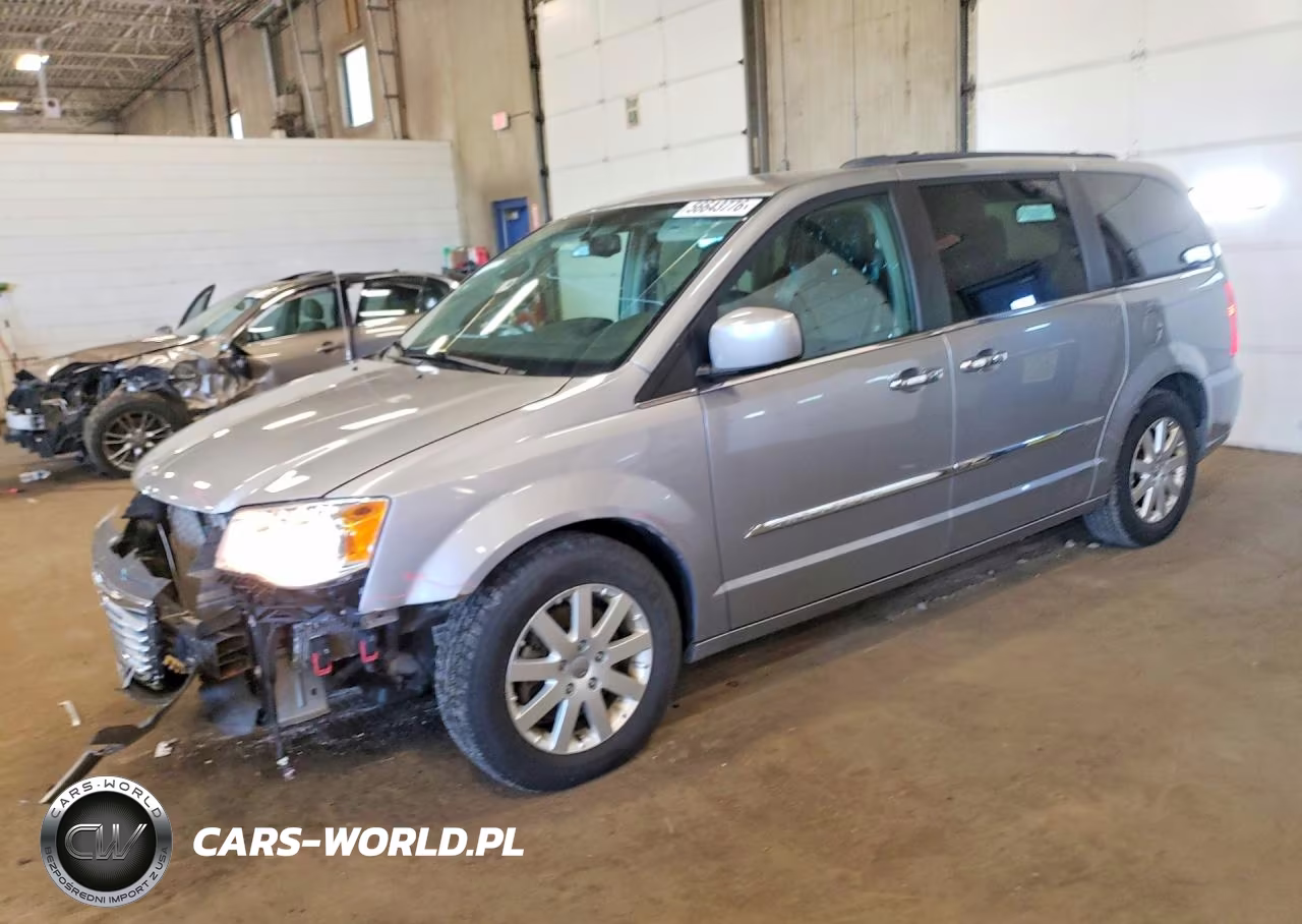 2015 Chrysler Town & Country Touring – zdjęcie 1 z 13