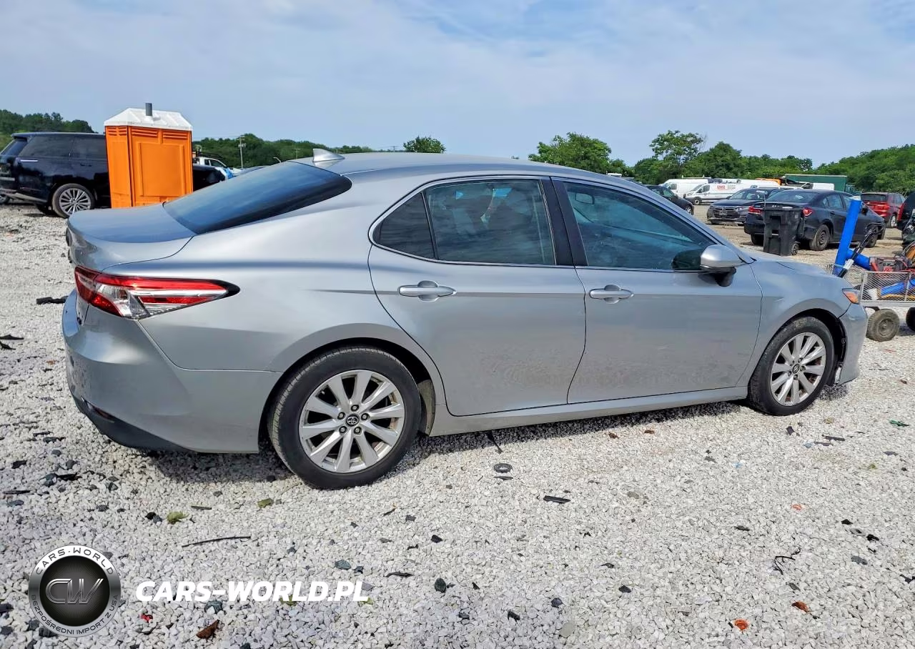 2019 Toyota Camry Le VIN:4T1B11HK3KU261325 - 3