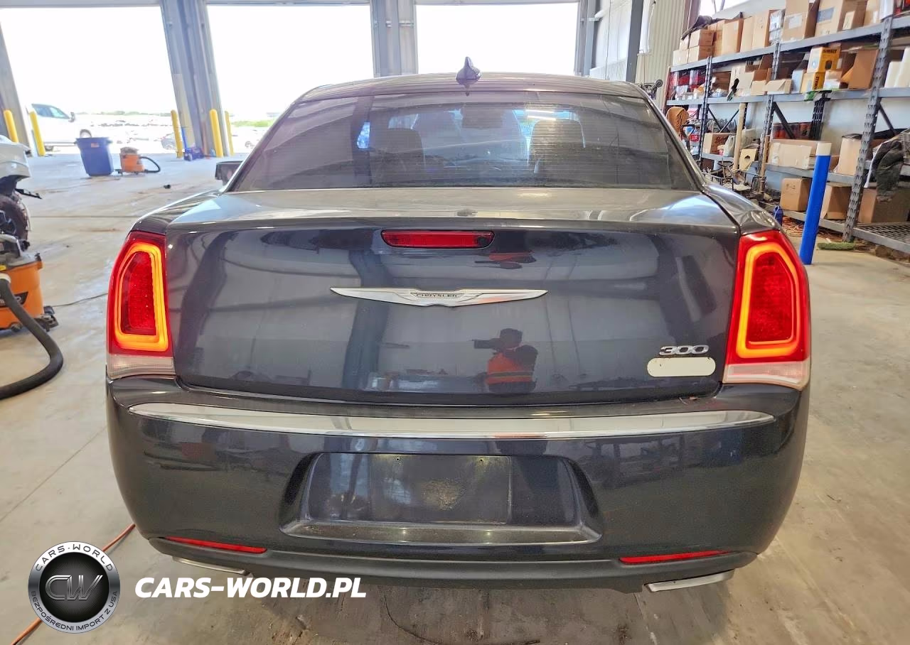 2015 Chrysler 300 Limited VIN:2C3CCAAGXFH881899 - 6
