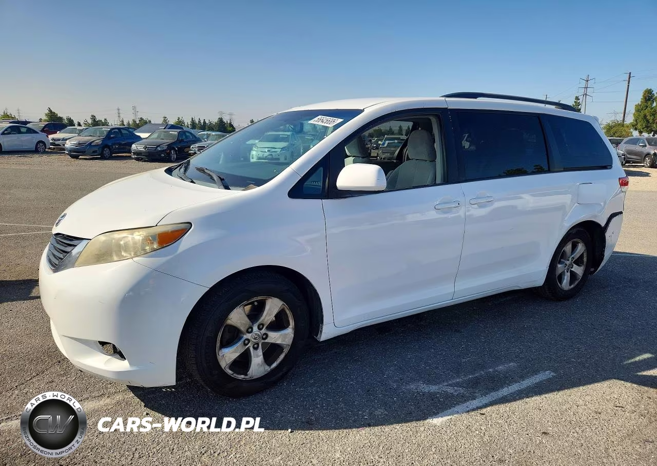 2013 Toyota Sienna Le