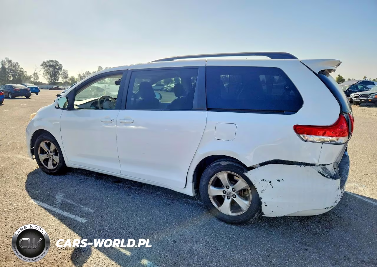 2013 Toyota Sienna Le VIN:5TDKK3DC0DS342981 - 2