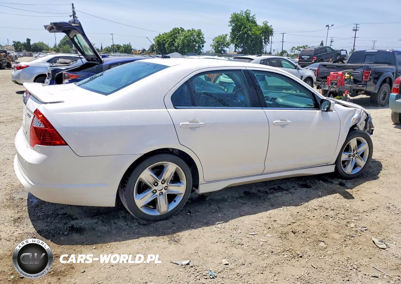 2012 Ford Fusion Sport VIN:3FAHP0KC1CR187104 - 3