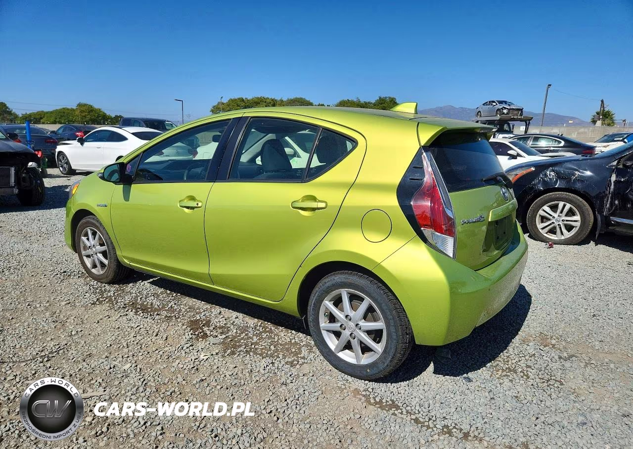2015 Toyota Prius C Three VIN:JTDKDTB37F1113856 - 2