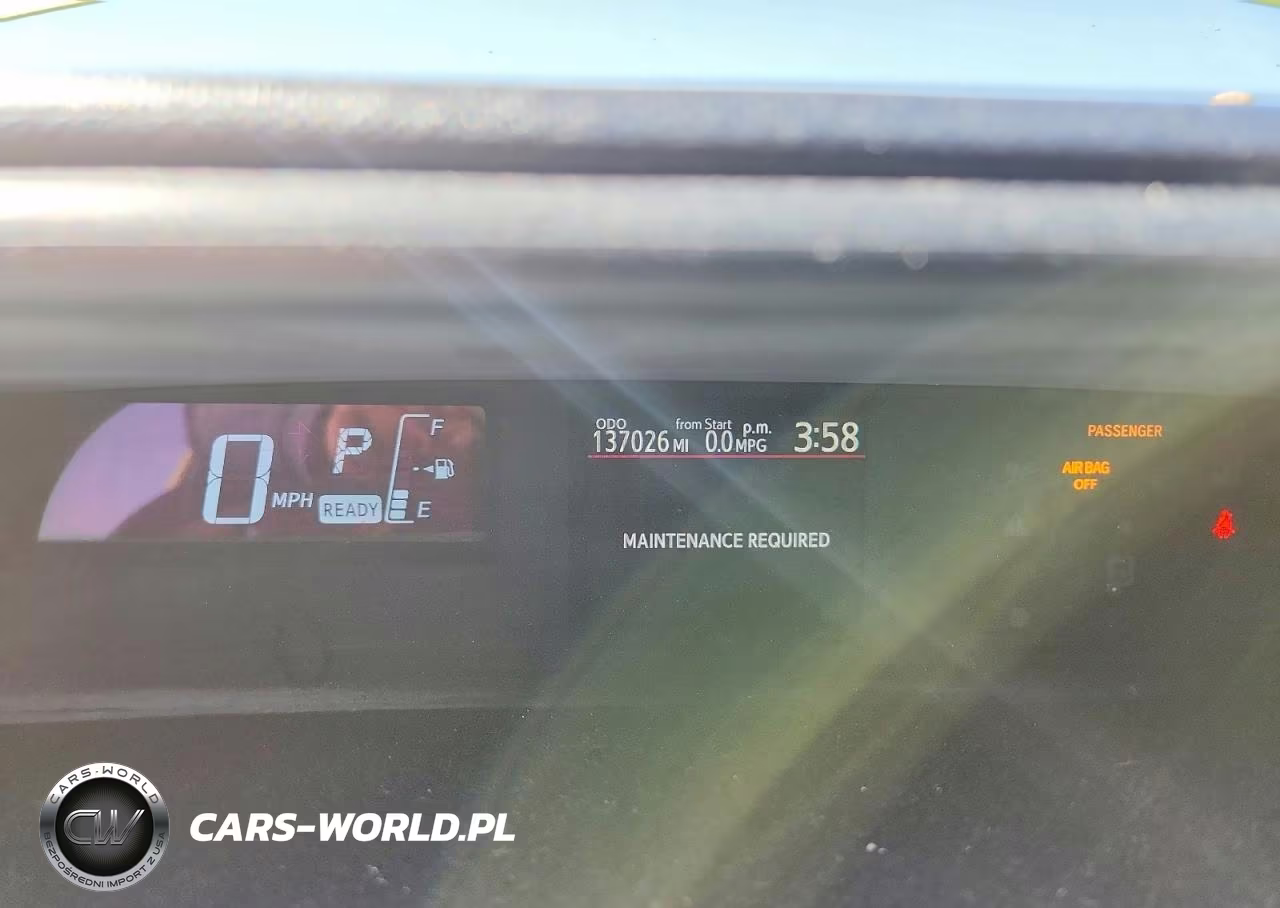 2015 Toyota Prius C Three VIN:JTDKDTB37F1113856 - 9
