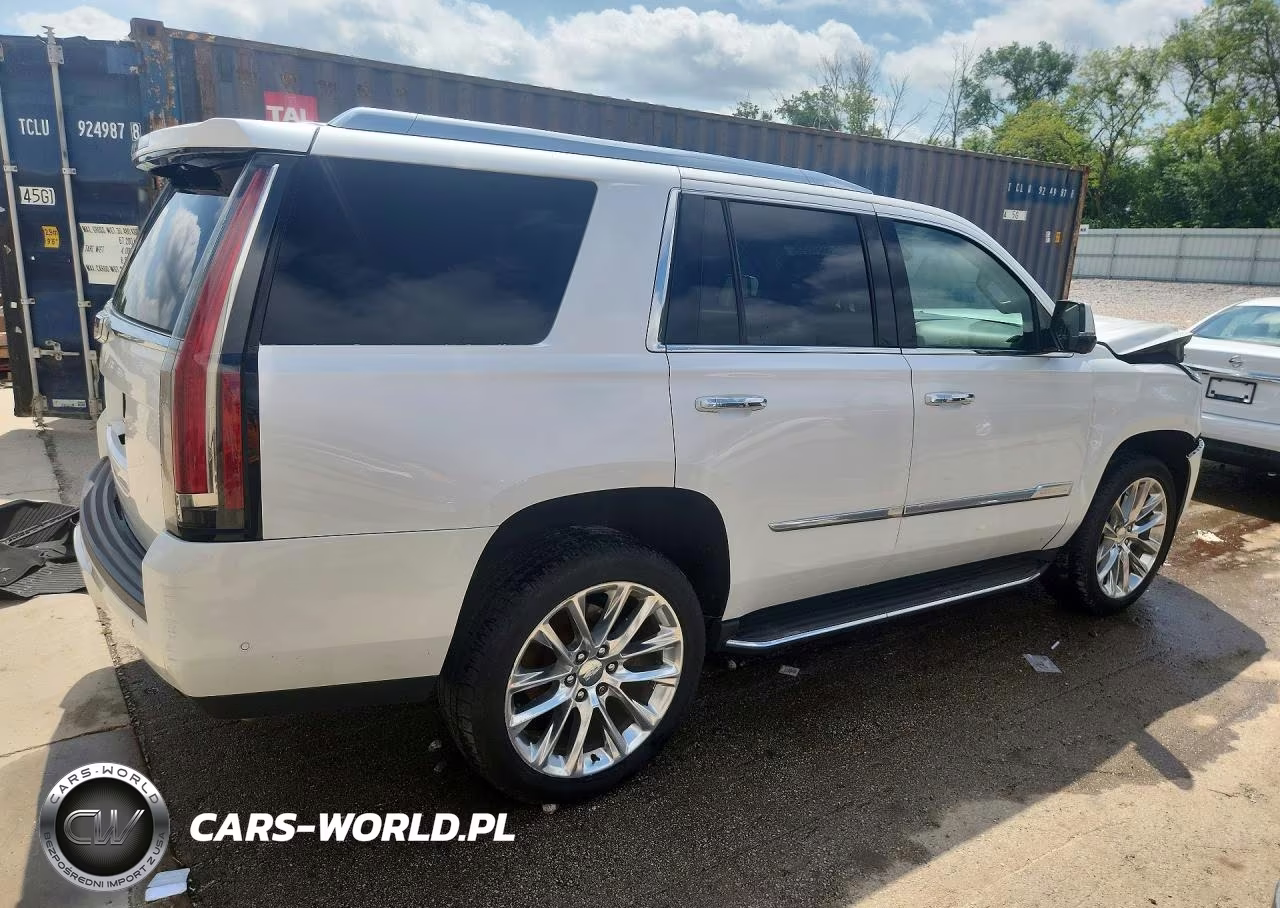2018 Cadillac Escalade Luxury VIN:1GYS4BKJ8JR125897 - 3