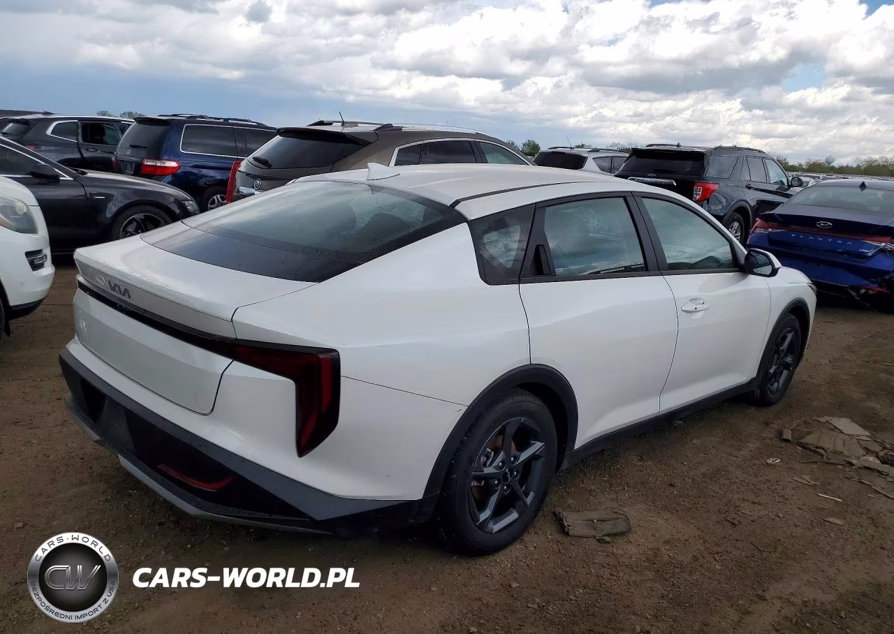 2025 Kia K4 Lxs VIN:3KPFT4DE2SE085304 - 3