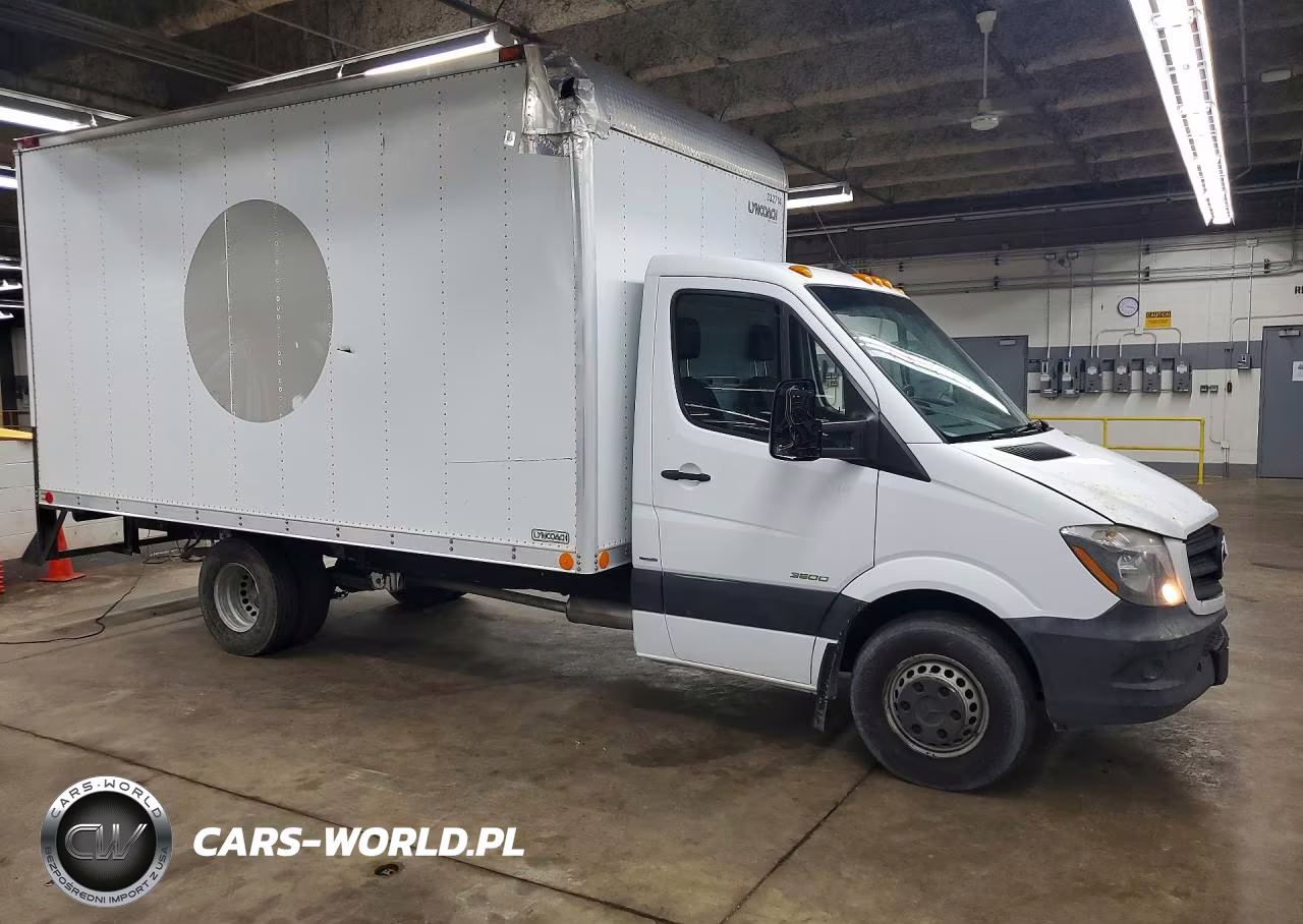 2015 Mercedes Benz Sprinter Box Truck VIN:WDAPF4CC5F9627441 - 4