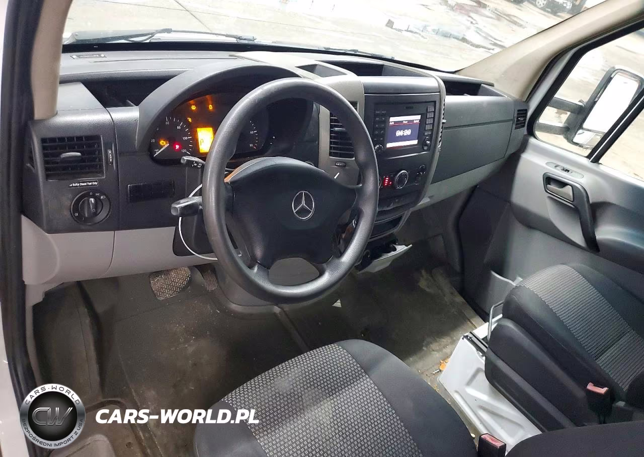 2015 Mercedes Benz Sprinter Box Truck VIN:WDAPF4CC5F9627441 - 8