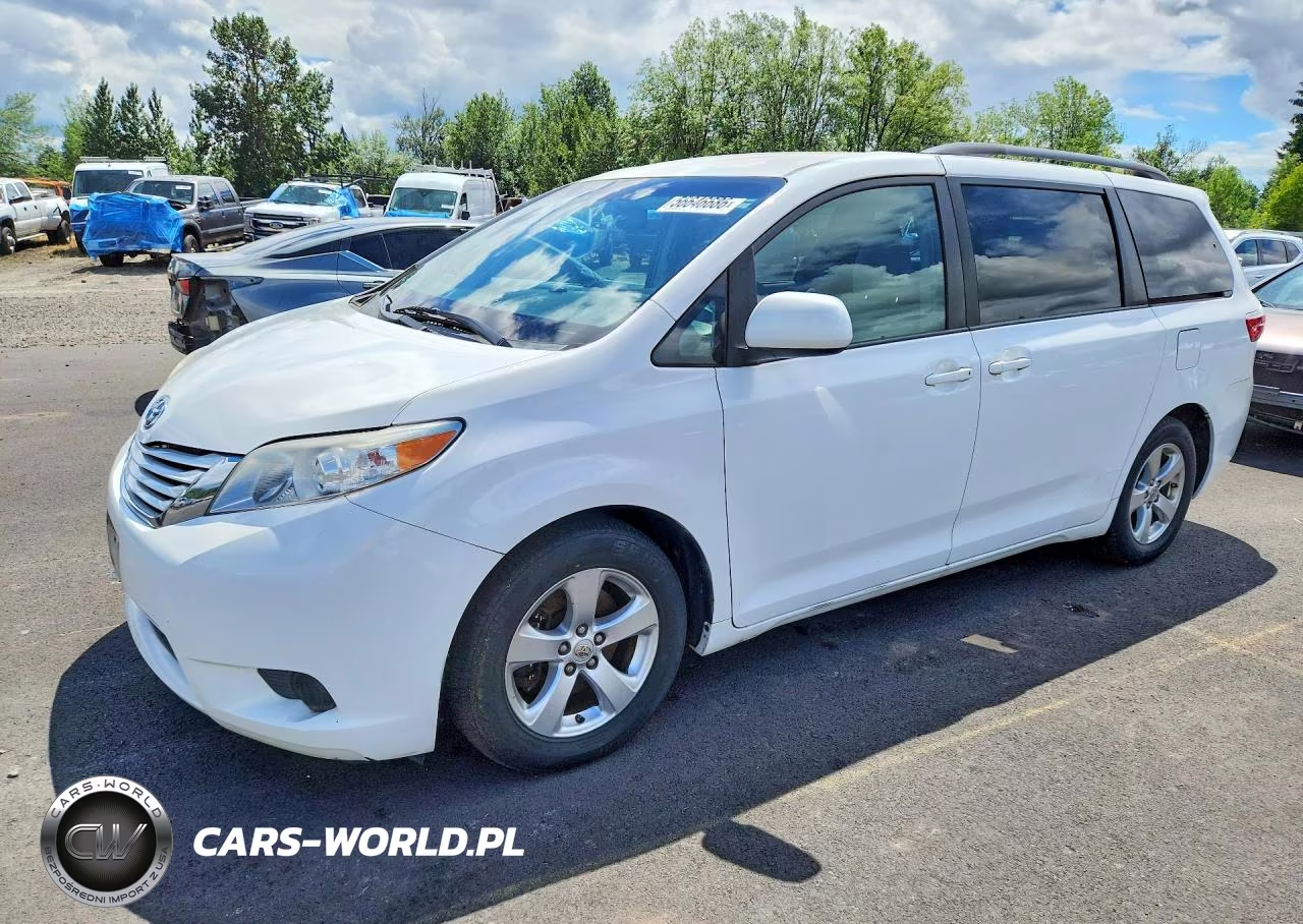 2015 Toyota Sienna Le – zdjęcie 1 z 12