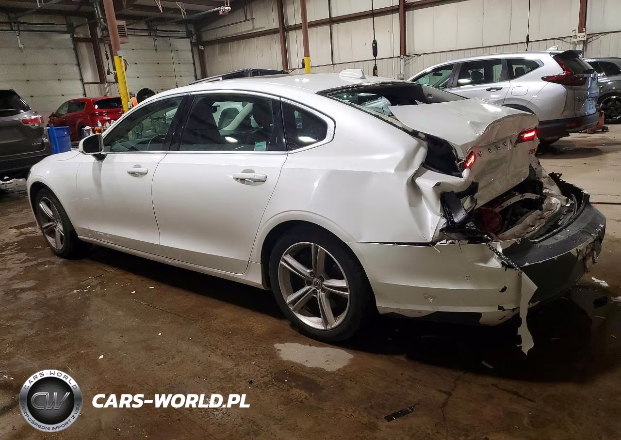 2018 Volvo S90 T5 Momentum VIN:LVY982MK1JP027779 - 2