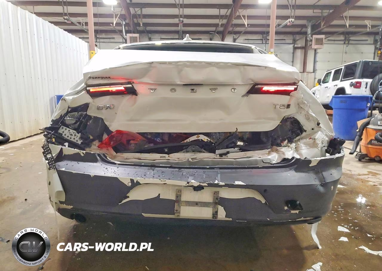 2018 Volvo S90 T5 Momentum VIN:LVY982MK1JP027779 - 6