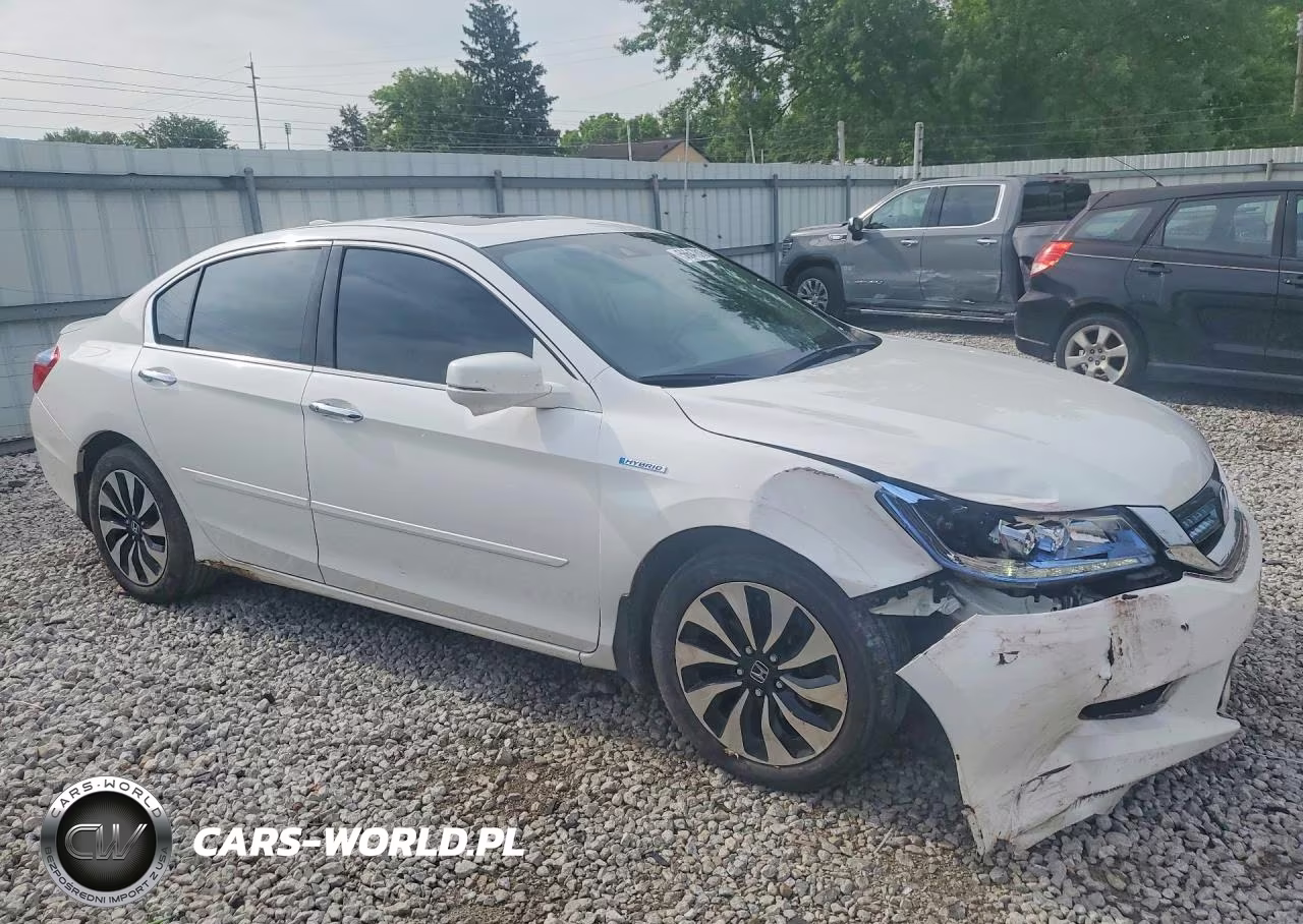 2015 Honda Accord Touring Hybrid VIN:1HGCR6F72FA009152 - 4