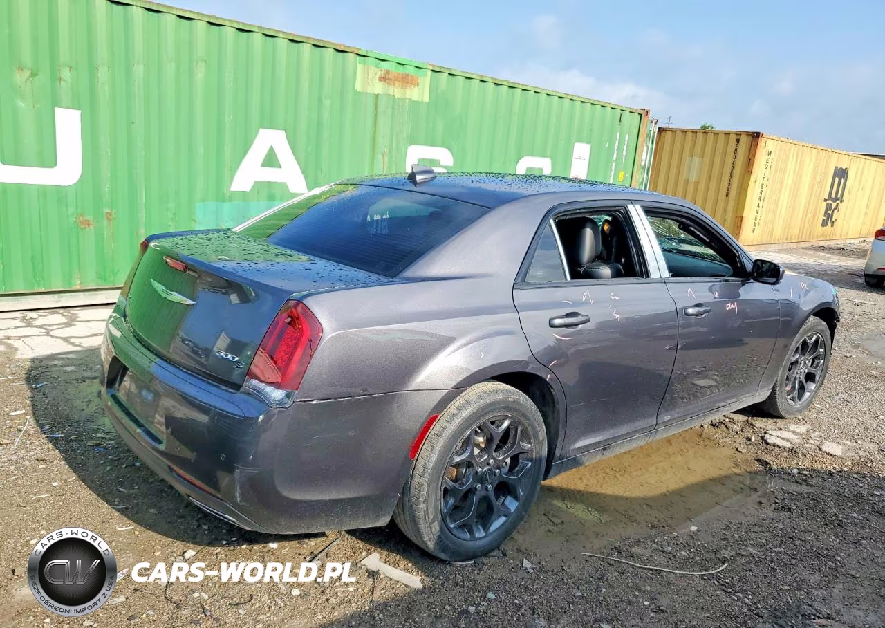2019 Chrysler 300 S VIN:2C3CCAGG6KH747294 - 3