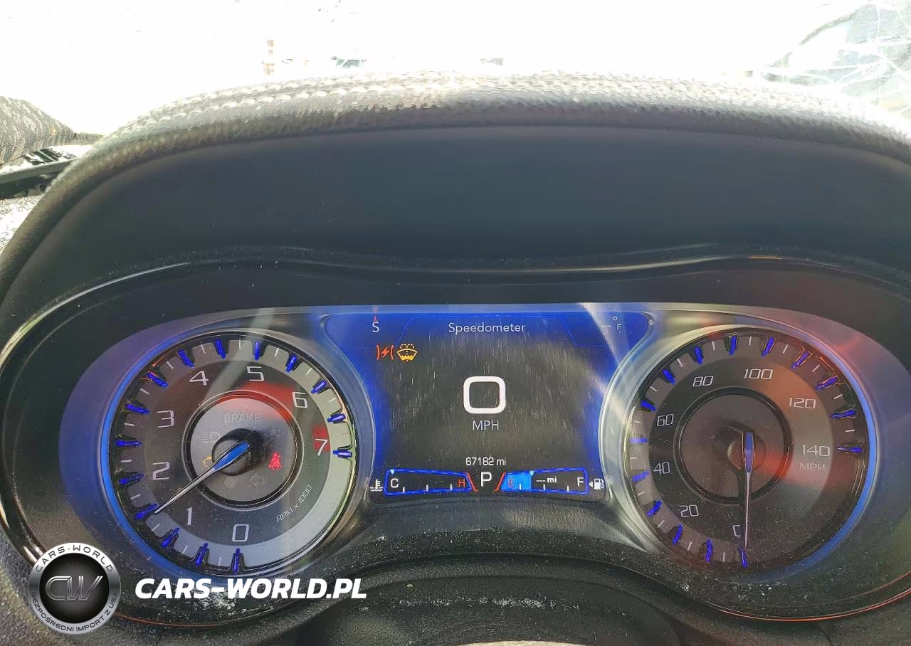 2019 Chrysler 300 S VIN:2C3CCAGG6KH747294 - 9
