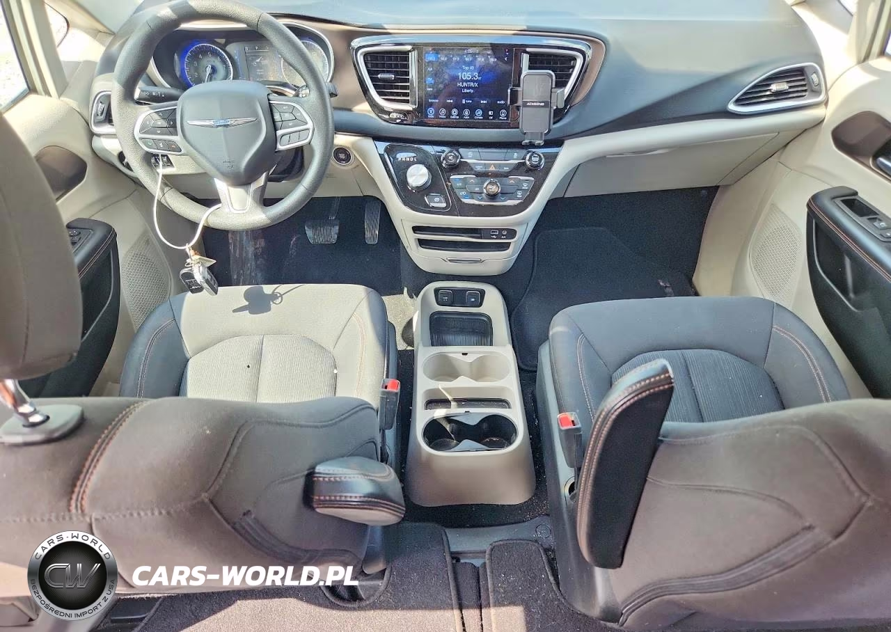 2017 Chrysler Pacifica Touring VIN:2C4RC1DG5HR743766 - 8