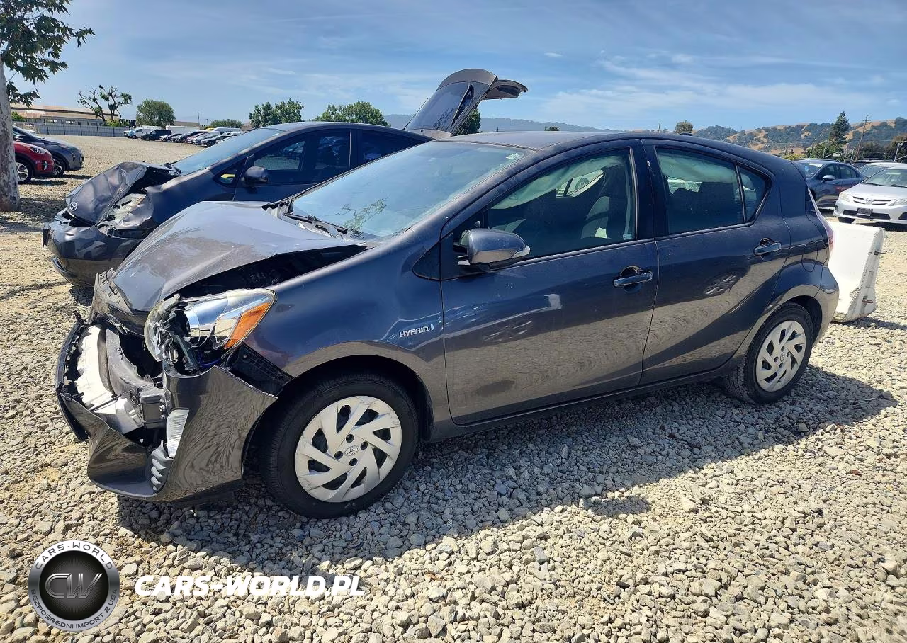 2016 Toyota Prius C Two