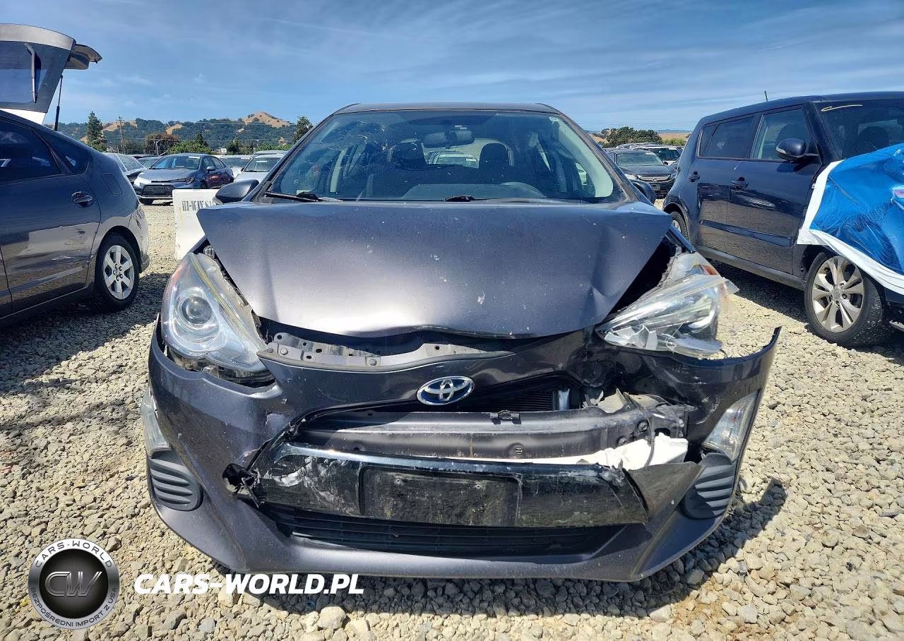 2016 Toyota Prius C Two VIN:JTDKDTB37G1125717 - 5