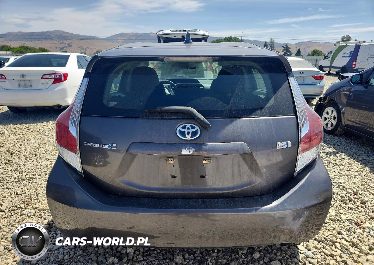 2016 Toyota Prius C Two VIN:JTDKDTB37G1125717 - 6