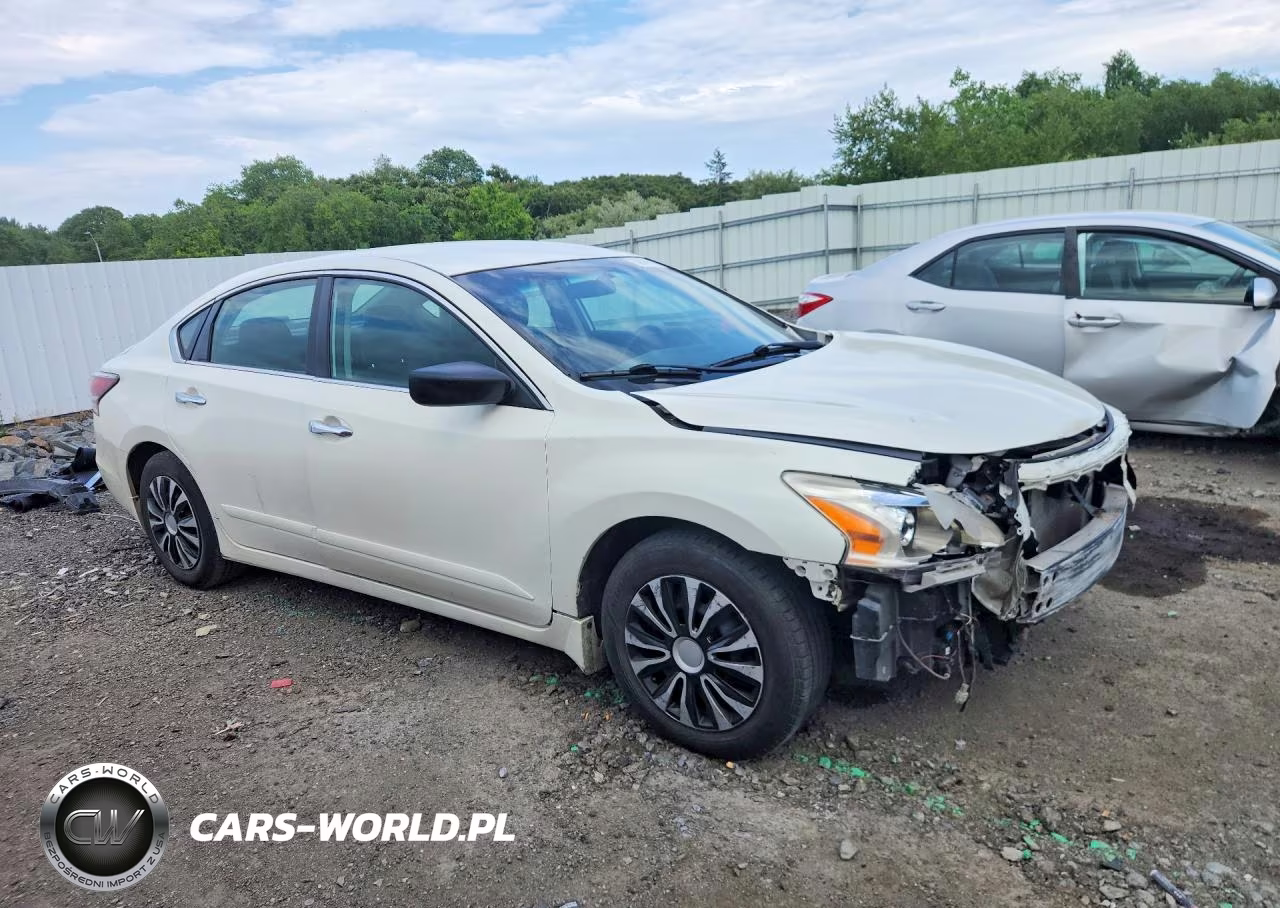 2015 Nissan Altima 2.5 S VIN:1N4AL3AP2FC410983 - 4