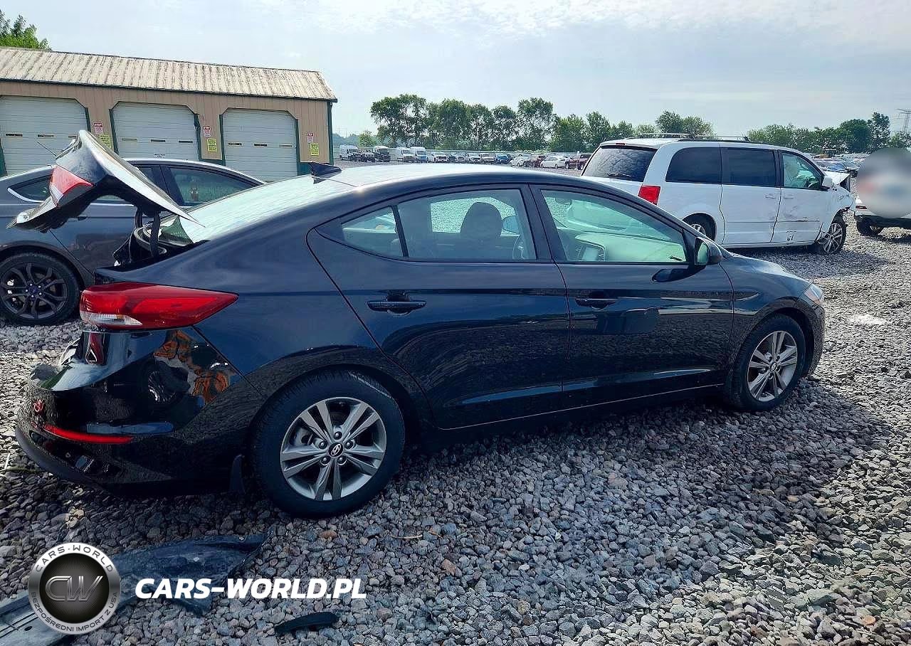 2018 Hyundai Elantra Sel VIN:5NPD84LF5JH215315 - 3