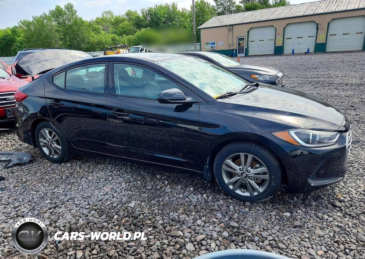 2018 Hyundai Elantra Sel VIN:5NPD84LF5JH215315 - 4