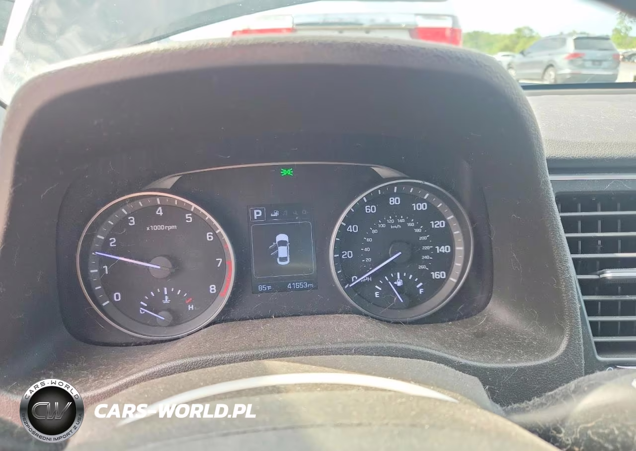 2018 Hyundai Elantra Sel VIN:5NPD84LF5JH215315 - 9