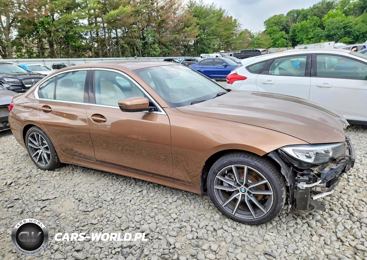 2019 BMW 330Xi VIN:WBA5R7C59KAJ83629 - 4
