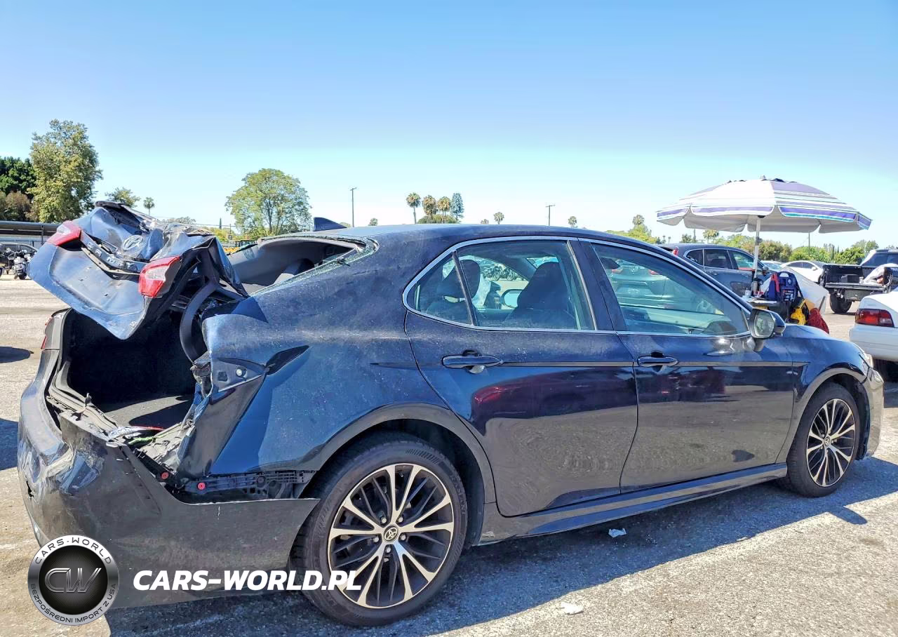 2020 Toyota Camry Se VIN:4T1G11AK2LU969910 - 3