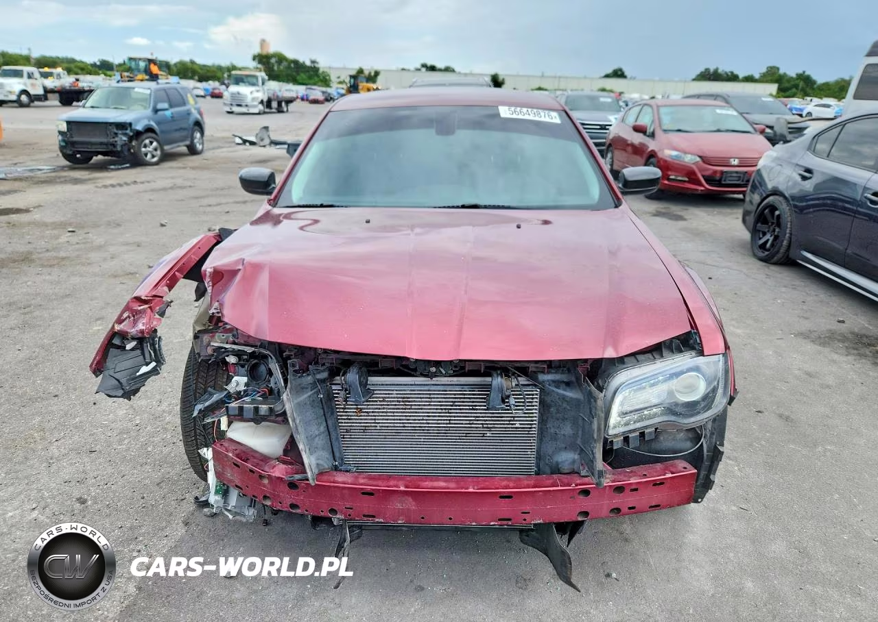 2019 Chrysler 300 Touring VIN:2C3CCAAG6KH614396 - 5
