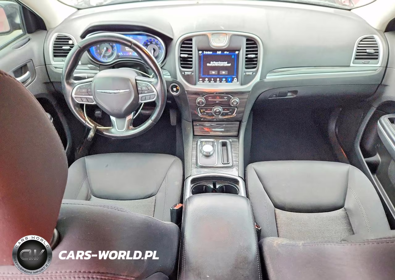 2019 Chrysler 300 Touring VIN:2C3CCAAG6KH614396 - 8