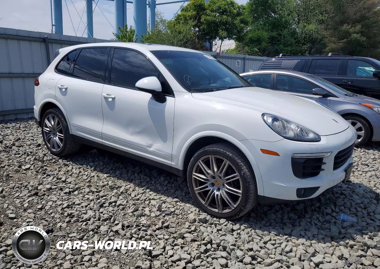 2017 Porsche Cayenne VIN:WP1AA2A24HKA81676 - 4