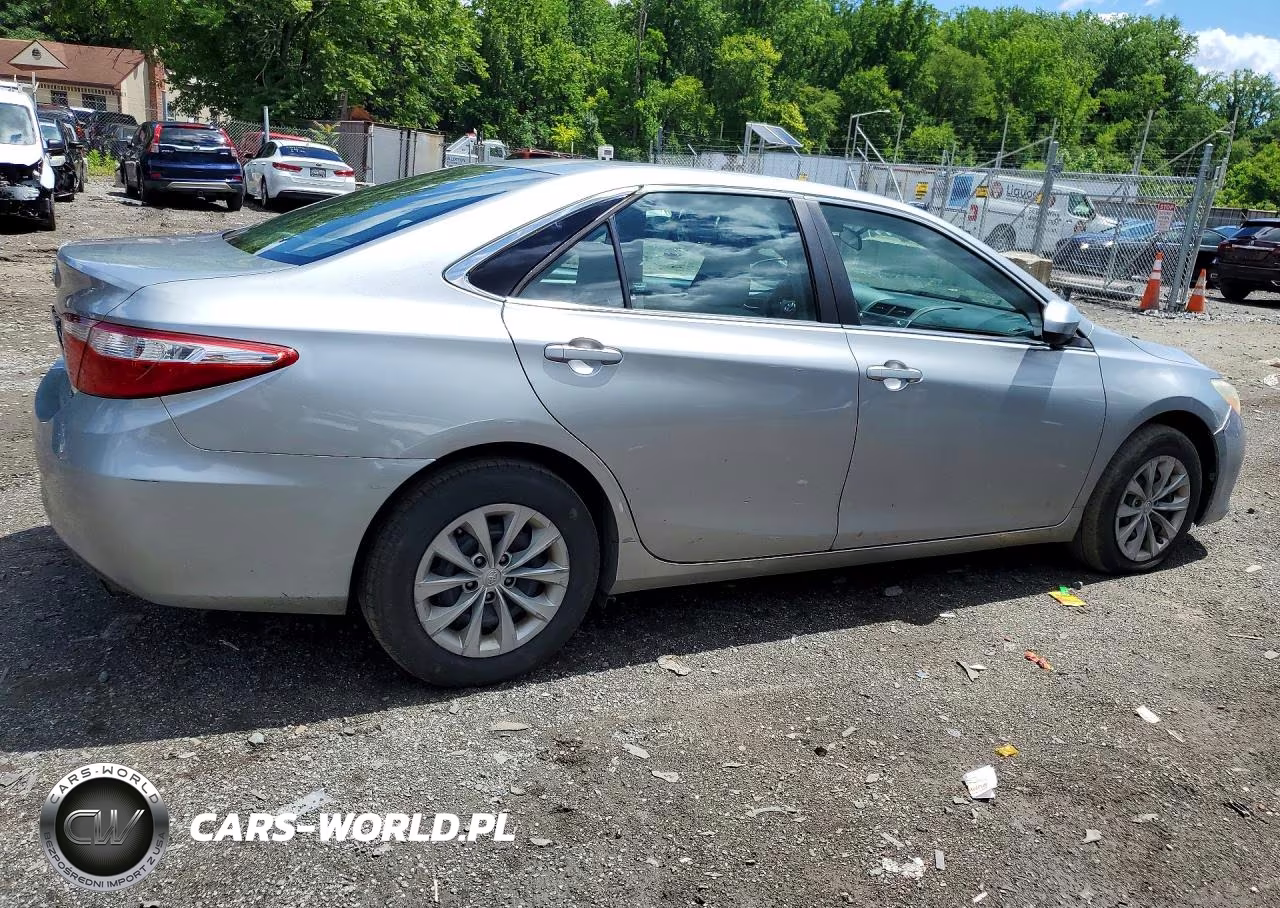 2017 Toyota Camry Le VIN:4T1BF1FK0HU341386 - 3