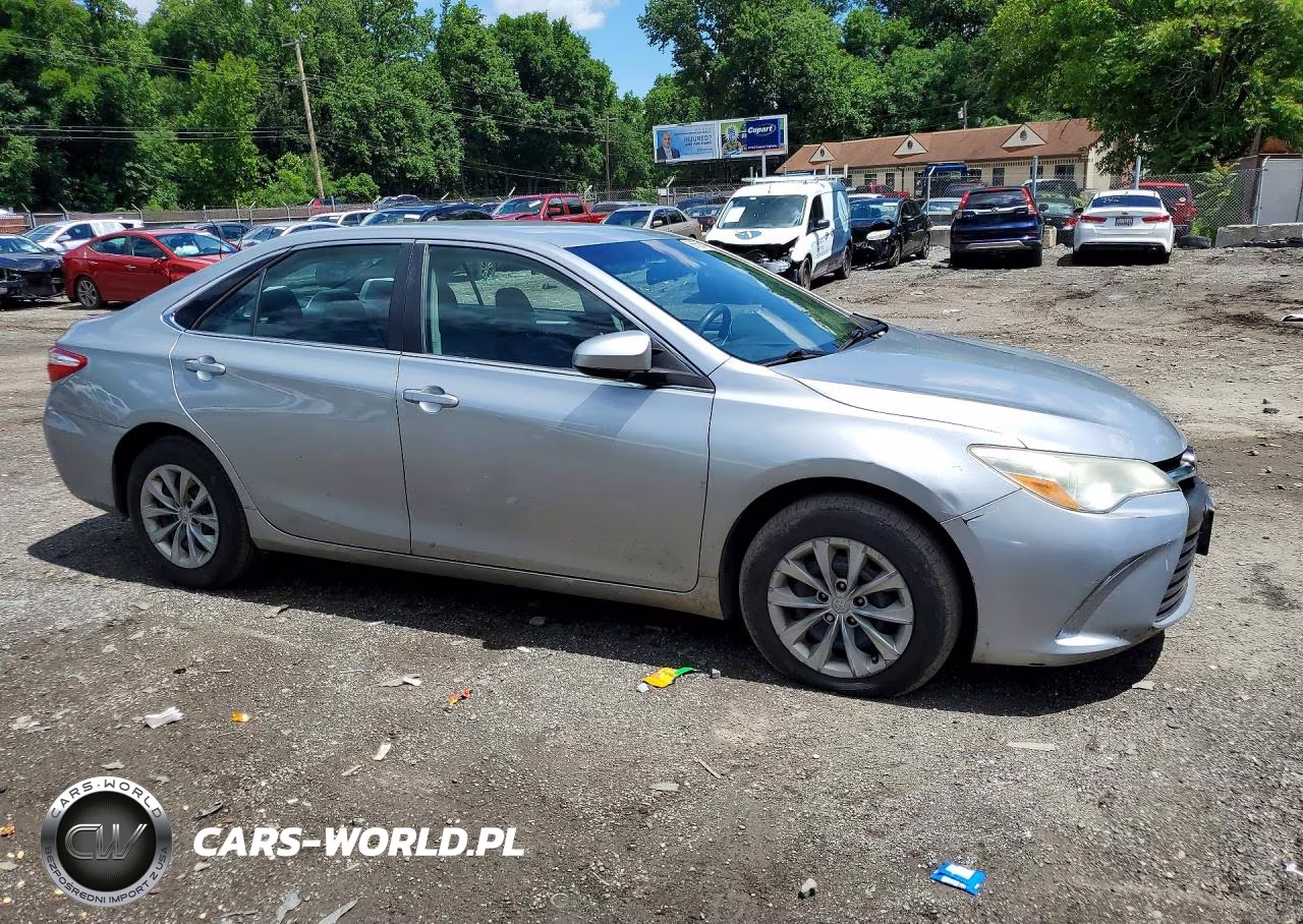 2017 Toyota Camry Le VIN:4T1BF1FK0HU341386 - 4