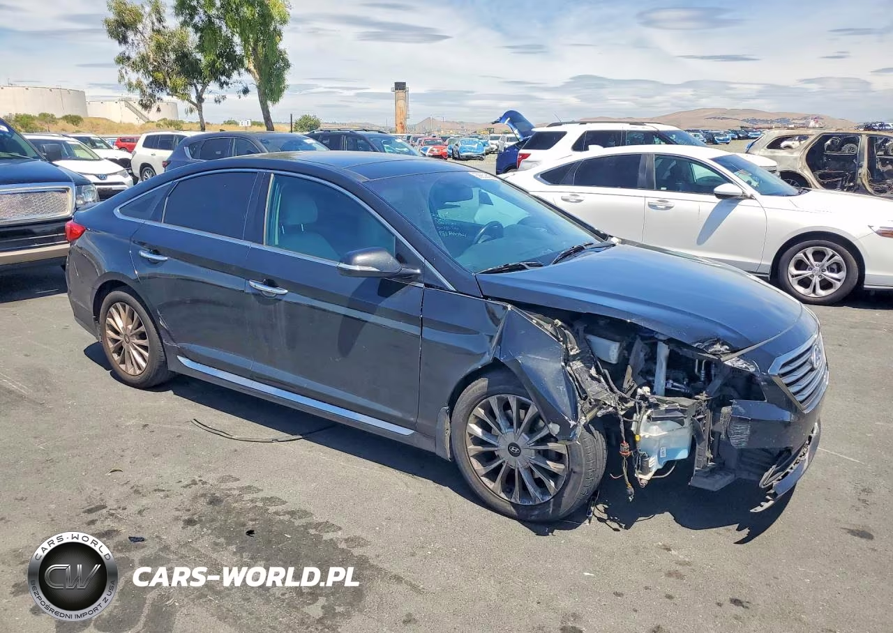 2015 Hyundai Sonata Limited VIN:5NPE34AF9FH170358 - 4
