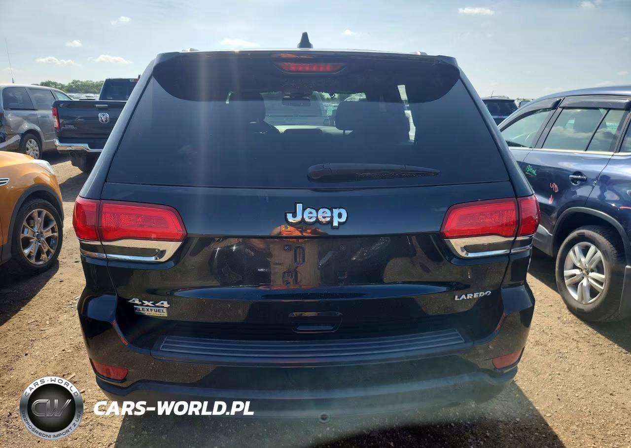 2015 Jeep Grand Cherokee Laredo VIN:1C4RJFAG9FC893750 - 6