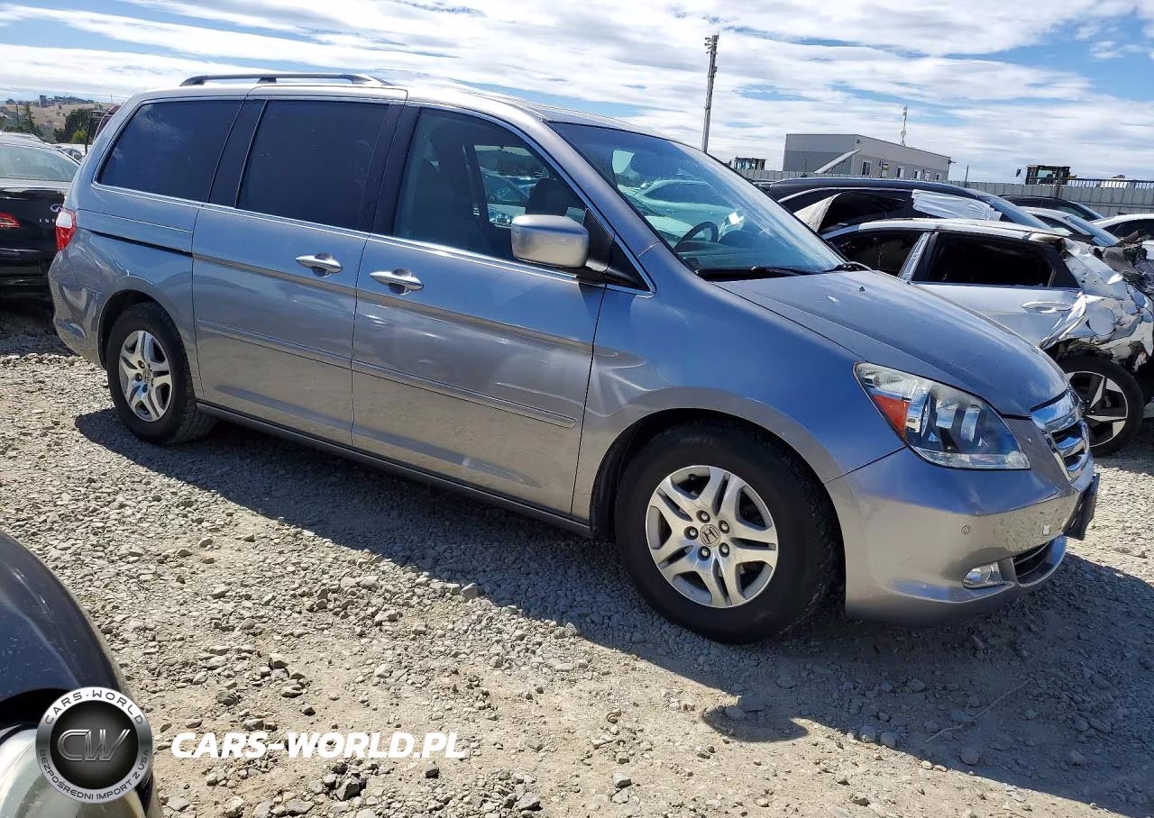 2005 Honda Odyssey Touring VIN:5FNRL38825B075303 - 4
