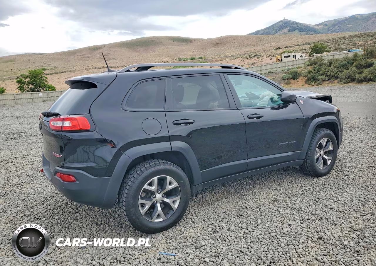 2018 Jeep Cherokee Trailhawk VIN:1C4PJMBX7JD622375 - 3