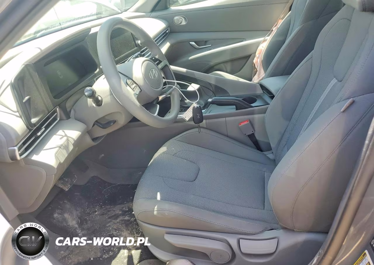 2026 Hyundai Elantra Se VIN:KMHLL4DG9TU211158 - 7