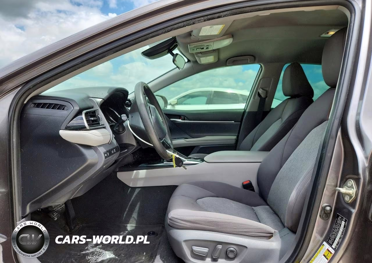 2020 Toyota Camry Le VIN:4T1C11AK0LU342315 - 7