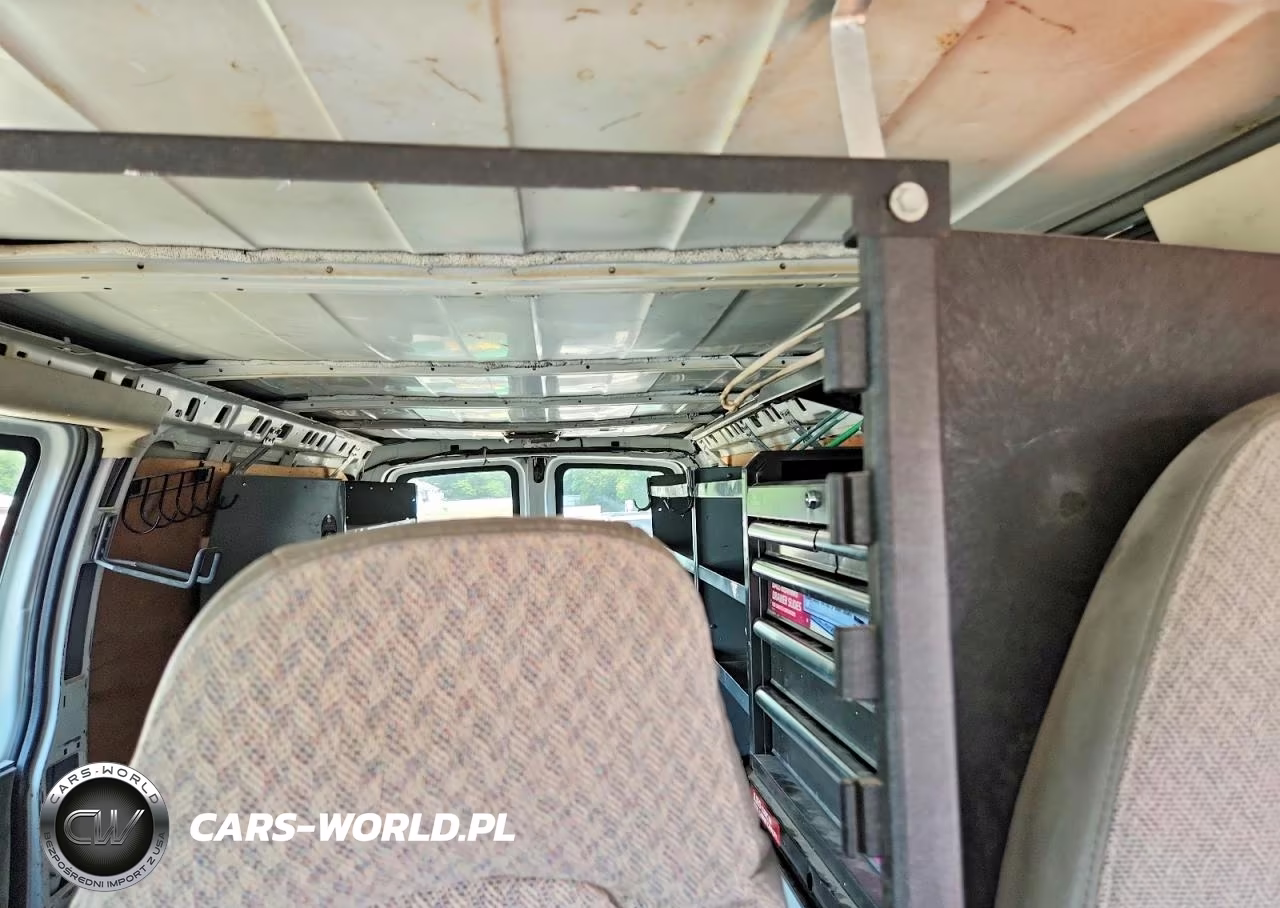 2011 Chevrolet Express VIN:1GCWGGCA9B1144940 - 10