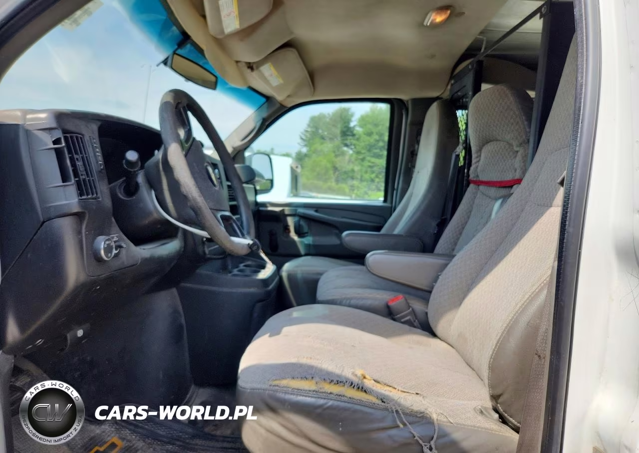 2011 Chevrolet Express VIN:1GCWGGCA9B1144940 - 7
