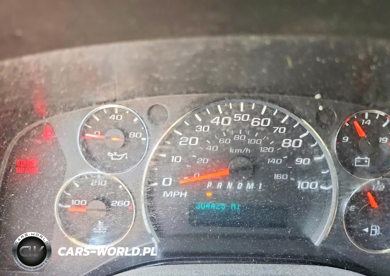 2011 Chevrolet Express VIN:1GCWGGCA9B1144940 - 9
