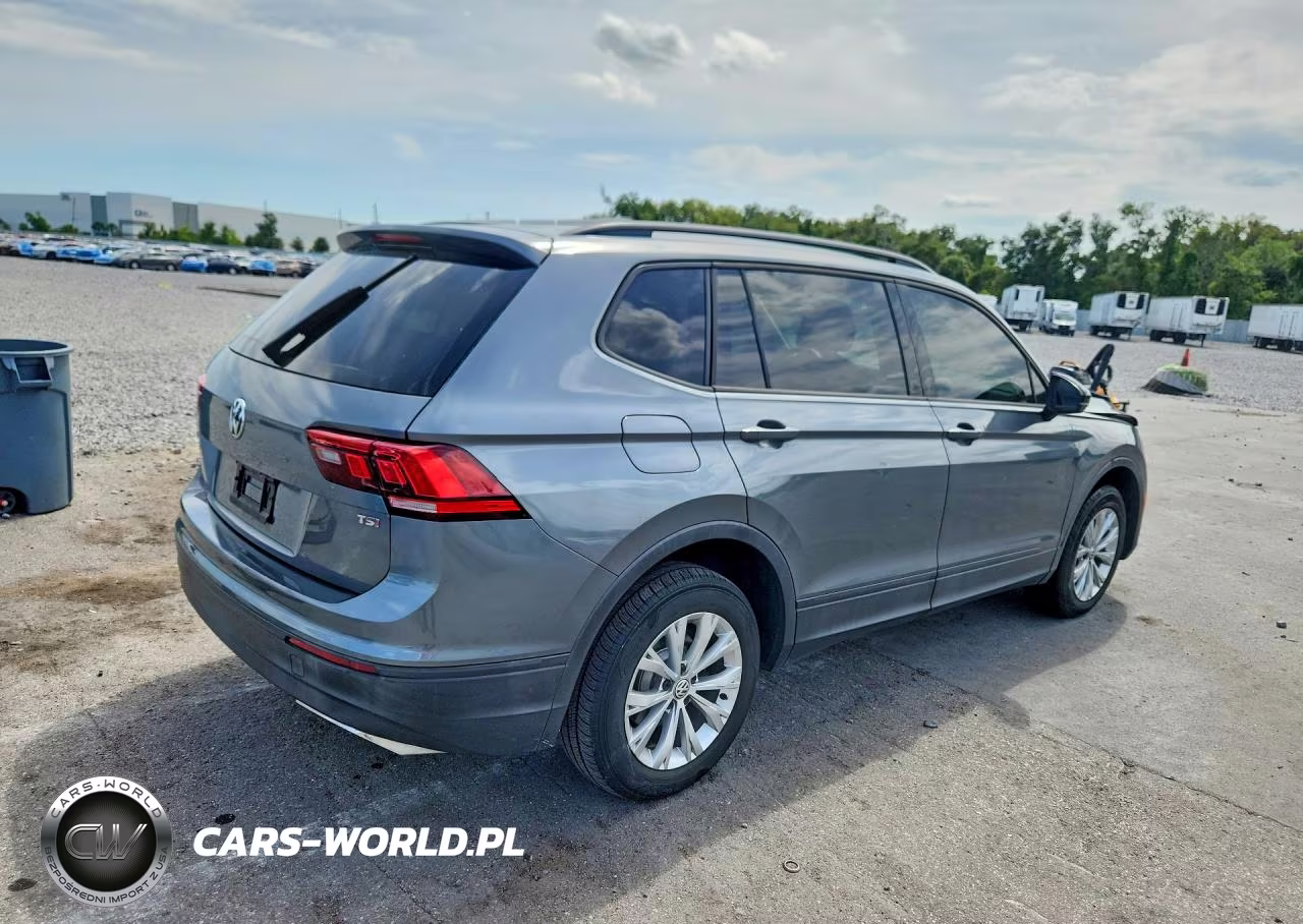 2018 Volkswagen Tiguan S VIN:3VV1B7AX5JM089132 - 3