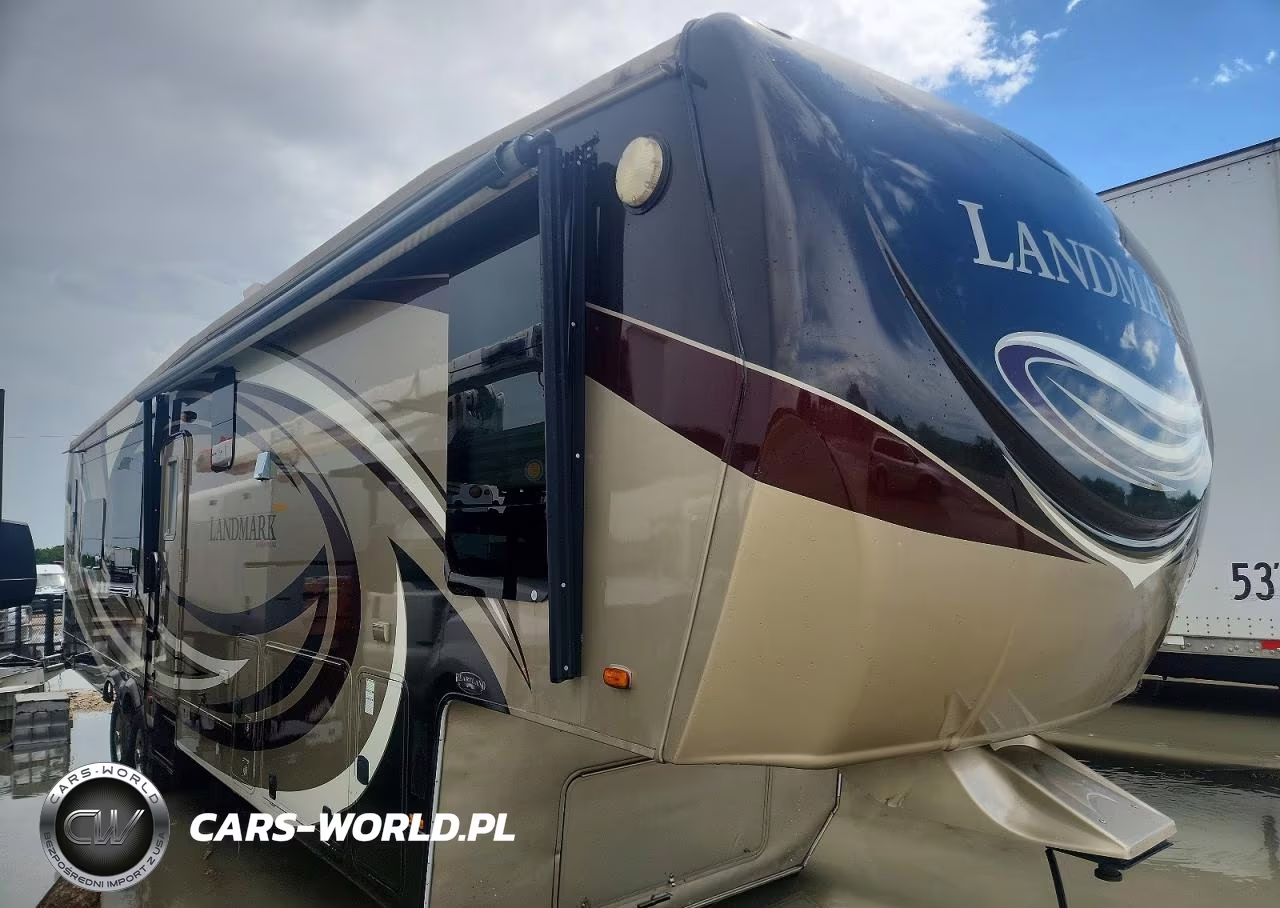 2013 Heartland Landmark Camper