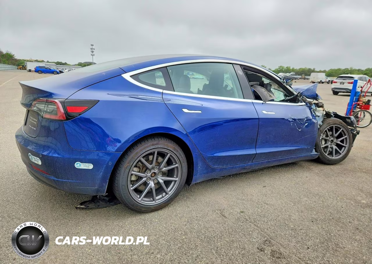 2020 Tesla Model 3 VIN:5YJ3E1EB1LF617640 - 3