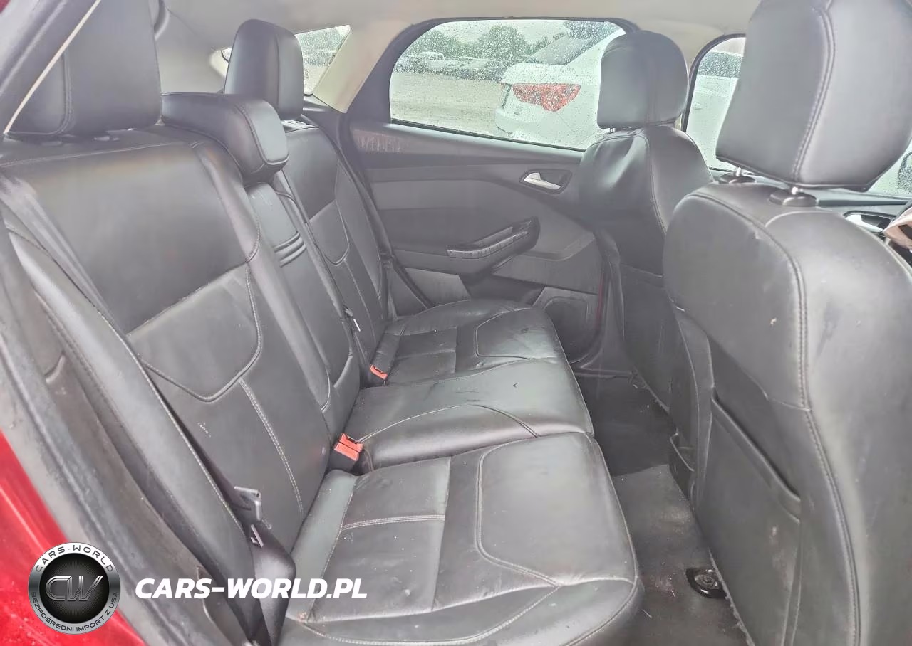 2016 Ford Focus Se VIN:1FADP3K23GL312115 - 10